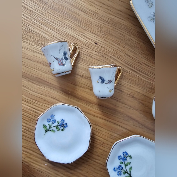 Peter Rabbit 10 Piece Mini Tea Set - Picture 3 of 12